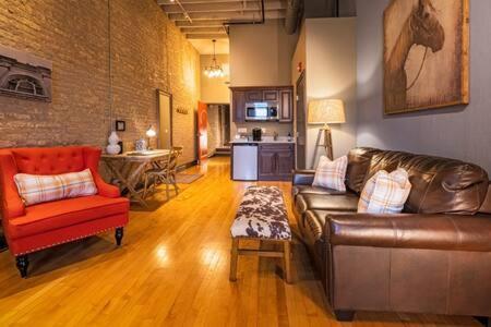 Hip Urban Loft-Small Town Charm-124 Lofts #2 West Dundee Zewnętrze zdjęcie