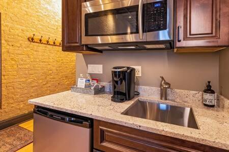 Hip Urban Loft-Small Town Charm-124 Lofts #2 West Dundee Zewnętrze zdjęcie
